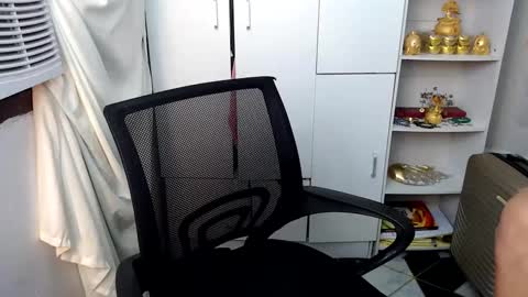 Queen Scarlet online show from 20, 12, 2024