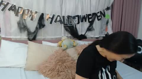 Snapshot of sccarlettjonnes chatting on 29, 10, 2025 SCARLET online show from 29, 10, 2025