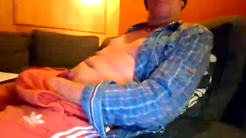 Snapshot of schmuhbaer1 chatting on 3, 12, 2025 schmuhbaer1 online show from 3, 12, 2025