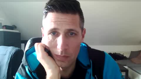 Snapshot of schnuckigeil chatting on 25, 2, 2025 Dildomen online show from 25, 2, 2025