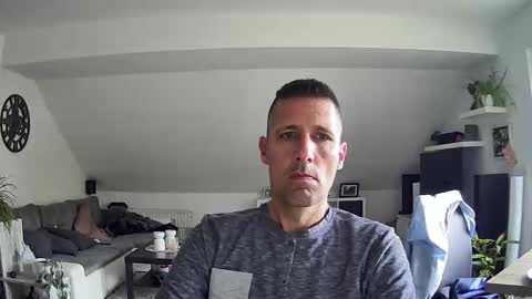 Snapshot of schnuckigeil chatting on 27, 9, 2025 Dildomen online show from 27, 9, 2025