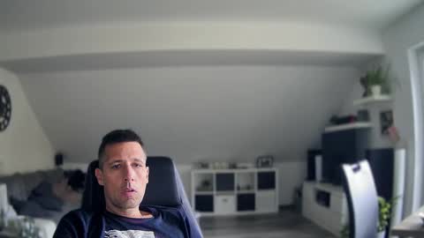 Snapshot of schnuckigeil chatting on 8, 10, 2025 Dildomen online show from 8, 10, 2025