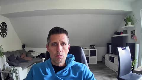 Snapshot of schnuckigeil chatting on 15, 10, 2025 Dildomen online show from 15, 10, 2025