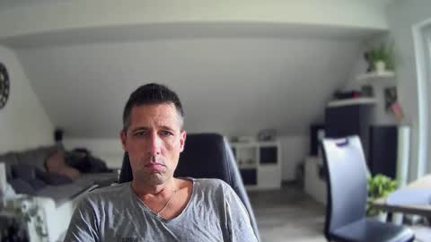 Snapshot of schnuckigeil chatting on 23, 10, 2025 Dildomen online show from 23, 10, 2025