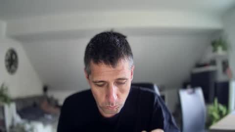 Snapshot of schnuckigeil chatting on 27, 10, 2025 Dildomen online show from 27, 10, 2025