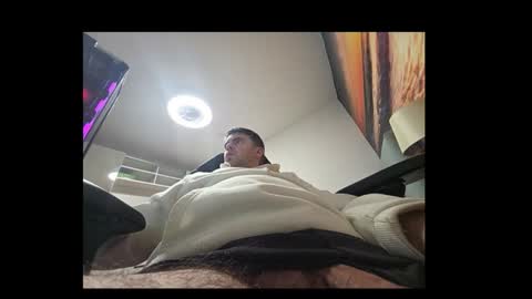 Snapshot of schosch01 chatting on 28, 10, 2025 schosch01 online show from 28, 10, 2025