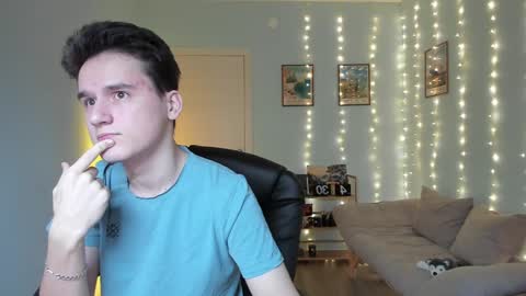 Thomas brunette and Alex blond online show from 29, 12, 2024