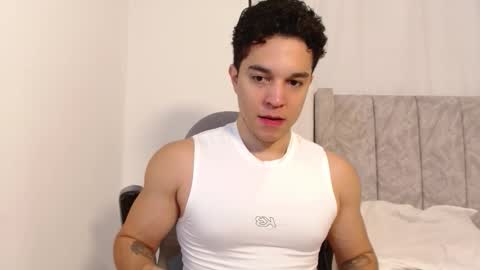 Snapshot of scott_brasher1 chatting on 17, 12, 2025 Twitter Scott brasher1 Instagram Camiloestuardo2 online show from 17, 12, 2025