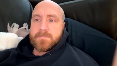 Snapshot of scottric chatting on 15, 12, 2025 SexyDaddy online show from 15, 12, 2025