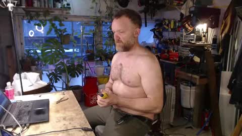 Snapshot of seattlemanwhore chatting on 19, 4, 2026 Seattlemanwhore online show from 19, 4, 2026