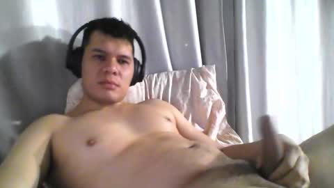 Snapshot of seb5758 chatting on 5, 12, 2025 Seb online show from 5, 12, 2025