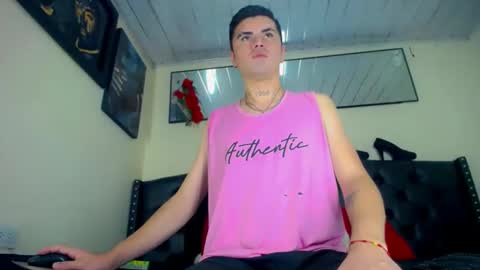 Snapshot of sebastian_loaiza chatting on 8, 11, 2025 Sebastian online show from 8, 11, 2025