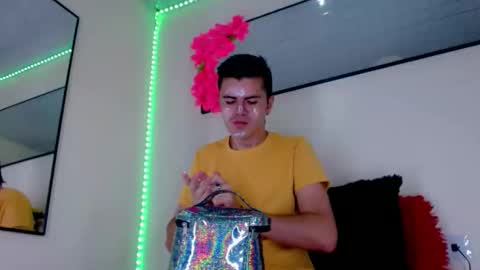 Snapshot of sebastian_loaiza chatting on 17, 12, 2025 Sebastian online show from 17, 12, 2025