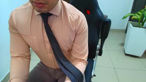 Snapshot of sebastian_oconnor77 chatting on 4, 3, 2025 juan sebastian online show from 4, 3, 2025