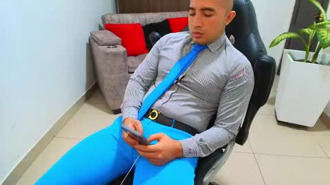 Snapshot of sebastian_oconnor77 chatting on 5, 3, 2025 juan sebastian online show from 5, 3, 2025