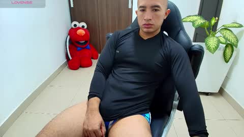 Snapshot of sebastian_oconnor77 chatting on 12, 10, 2025 juan sebastian online show from 12, 10, 2025