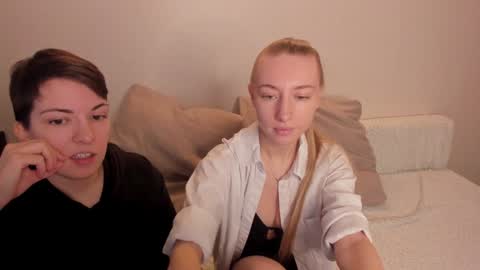 Snapshot of secret_dreams_ chatting on 11, 12, 2024 Amanda and pair in a real life we love each other but can play with you online show from 11, 12, 2024