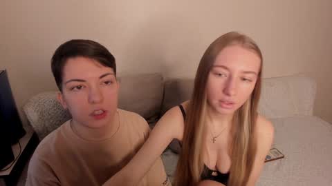 Snapshot of secret_dreams_ chatting on 17, 12, 2024 Amanda and pair in a real life we love each other but can play with you online show from 17, 12, 2024