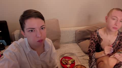 Snapshot of secret_dreams_ chatting on 23, 1, 2025 Amanda and pair in a real life we love each other but can play with you online show from 23, 1, 2025