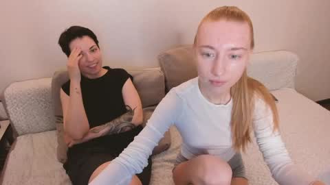 Snapshot of secret_dreams_ chatting on 31, 5, 2026 Amanda and pair in a real life we love each other but can play with you online show from 31, 5, 2026