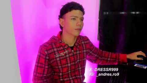 Snapshot of secret_justin chatting on 4, 12, 2025 JUSTIN online show from 4, 12, 2025