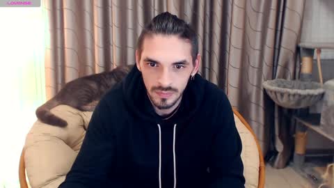 Snapshot of secret_sir chatting on 28, 12, 2024 Dean Carter online show from 28, 12, 2024