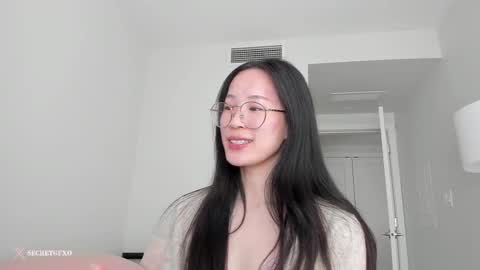 Snapshot of secretgirlfriendxo chatting on 5, 3, 2025 Angela online show from 5, 3, 2025
