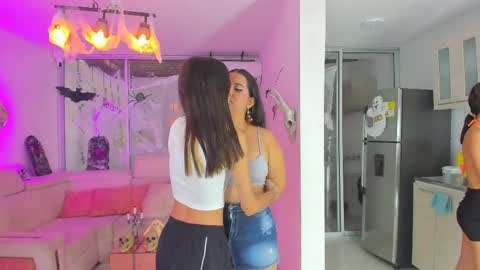 Snapshot of secrethause71605 chatting on 7, 10, 2025 NIKOL online show from 7, 10, 2025