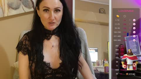 Snapshot of secretmistress01 chatting on 12, 1, 2025 Mariot Mery for short ..never call me PET NAMES in FREECHAT mom momy baby or sweety online show from 12, 1, 2025