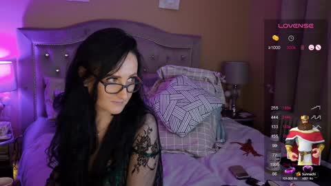 Snapshot of secretmistress01 chatting on 19, 1, 2025 Mariot Mery for short ..never call me PET NAMES in FREECHAT mom momy baby or sweety online show from 19, 1, 2025