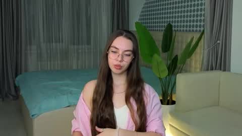 Mia online show from 15, 12, 2025