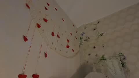 Snapshot of seductive_flower chatting on 17, 4, 2026 Mali online show from 17, 4, 2026