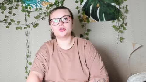 seductive_she_wolf online show from 6, 10, 2025