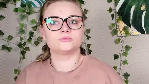 seductive_she_wolf online show from 18, 10, 2025