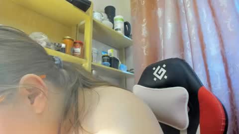Snapshot of seductive_she_wolf chatting on 27, 4, 2026 seductive_she_wolf online show from 27, 4, 2026