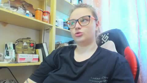 Snapshot of seductive_she_wolf chatting on 3, 6, 2026 seductive_she_wolf online show from 3, 6, 2026