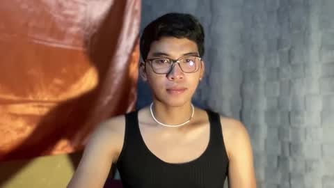 Snapshot of seductive_william chatting on 18, 11, 2025 William online show from 18, 11, 2025