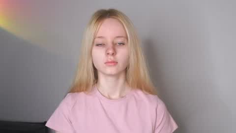 See Its honey bunny  im Lana online show from 9, 6, 2026