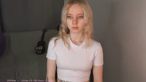 See Its honey bunny  im Lana online show from 26, 6, 2026