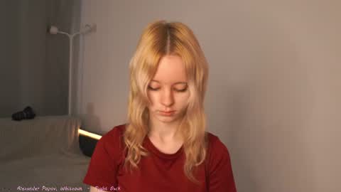 See Its honey bunny  im Lana online show from 14, 7, 2026