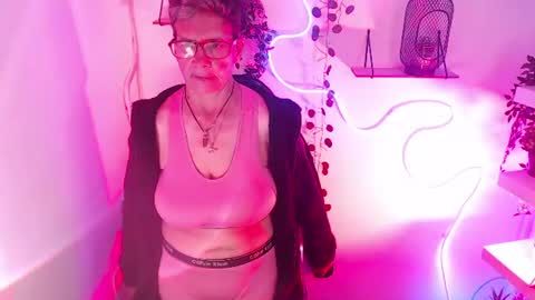 Snapshot of selena_ferreira chatting on 6, 7, 2026 Selena online show from 6, 7, 2026