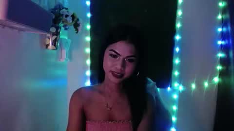 selena_fox2000 online show from 18, 4, 2026