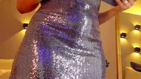 Selena online show from 3, 4, 2026