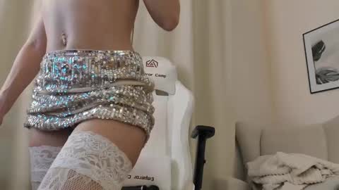 Snapshot of selena_rase chatting on 6, 1, 2025 Selena online show from 6, 1, 2025