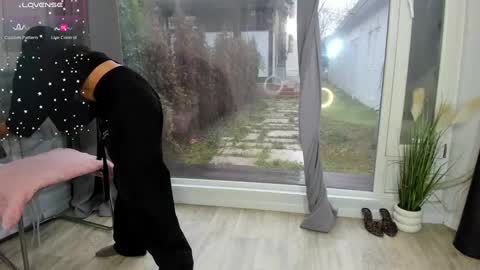 Snapshot of selena_reeves chatting on 27, 12, 2024 Selena online show from 27, 12, 2024