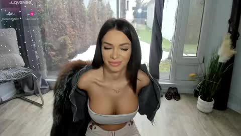 Snapshot of selena_reeves chatting on 28, 2, 2025 Selena online show from 28, 2, 2025