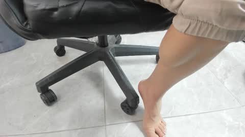 Snapshot of selena_robertss_ chatting on 14, 10, 2025 selena roberts online show from 14, 10, 2025