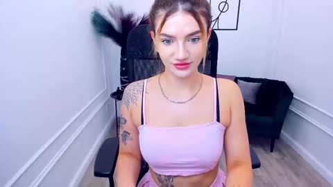 selenaemoore online show from 17, 9, 2025