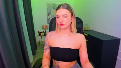 selenaemoore online show from 14, 3, 2026