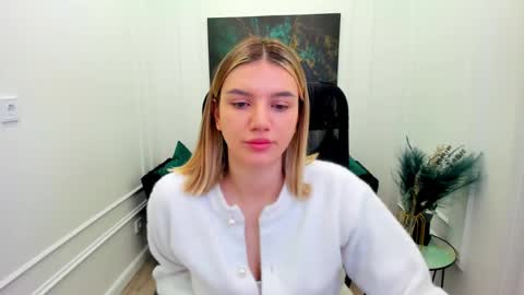 selenaemoore online show from 3, 6, 2026
